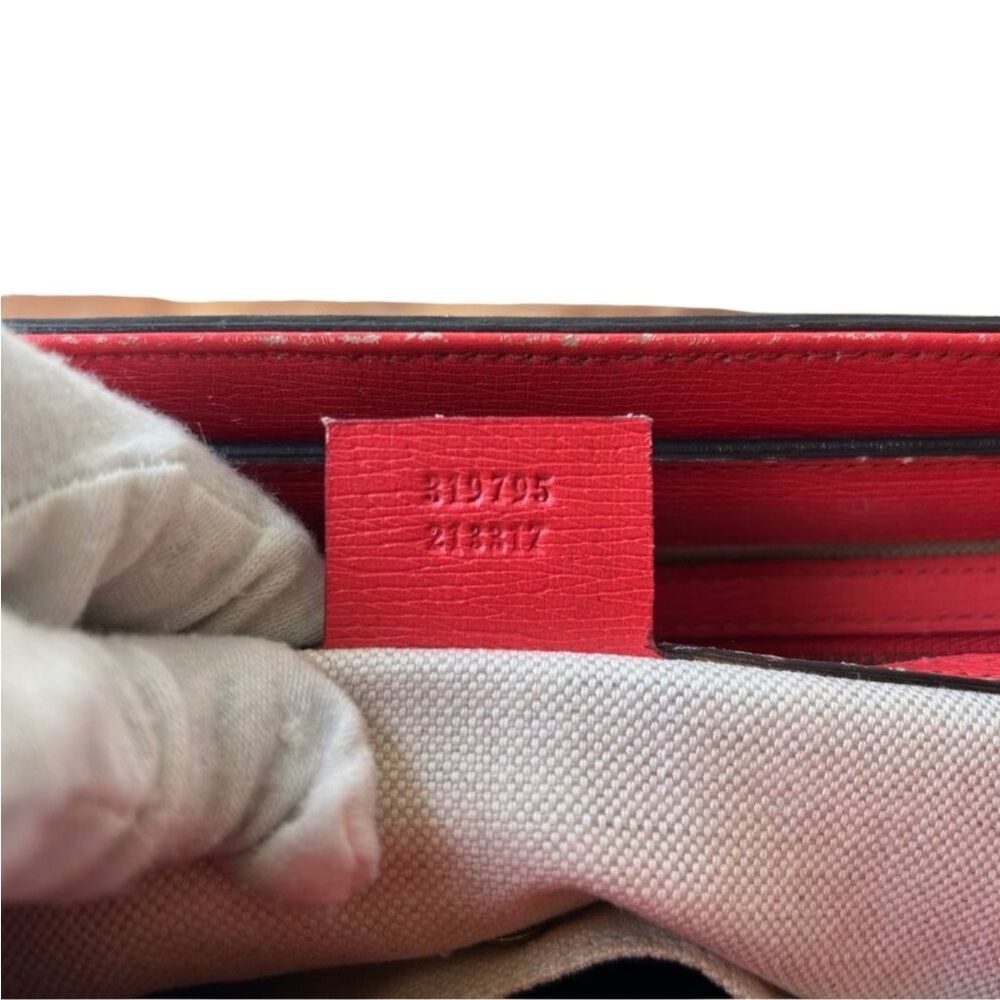 Gucci Red Shoulder Bag with Gold horsebit Hardware - Picture 6 of 15